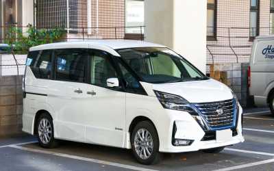 Serena Nissan 8-osobowy do wynajęcia w Pafos